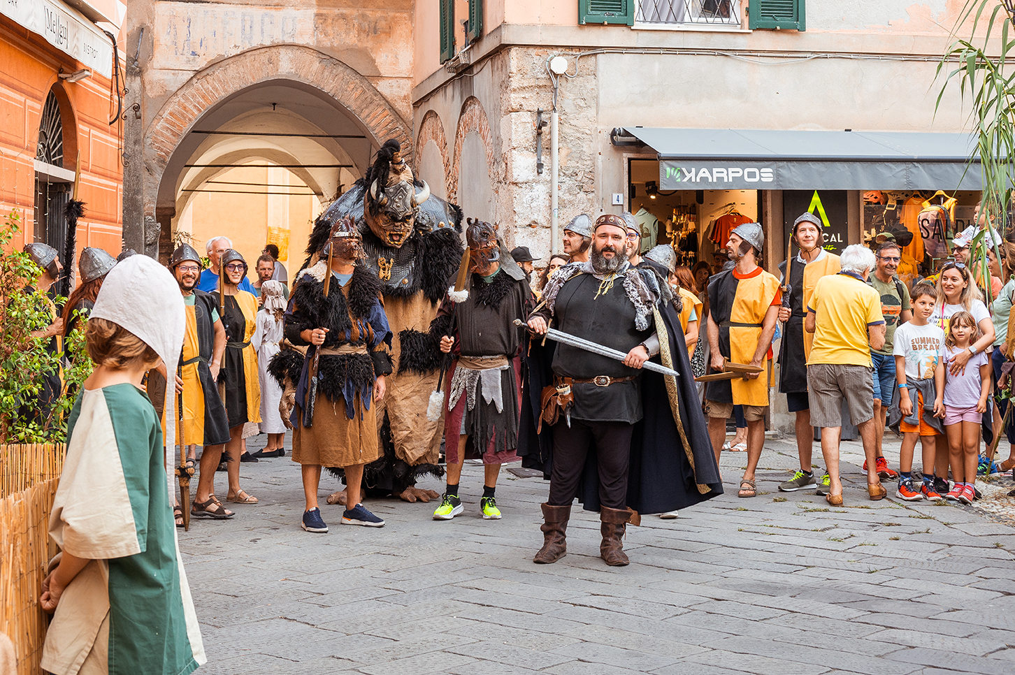“Viaggio nel Medioevo” in Finalborgo Italien